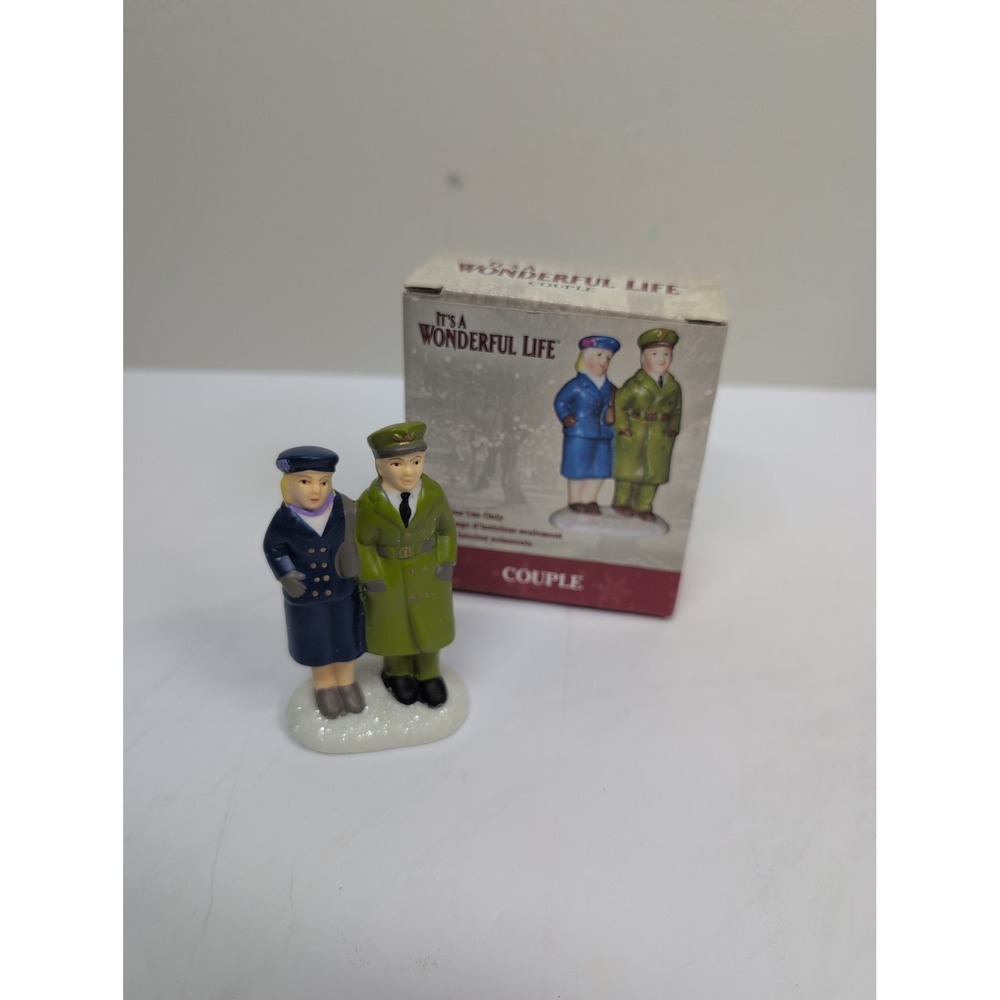 IT'S A WONDERFUL LIFE, CHRISTMAS VILLAGE COUPLE, PORCELAIN FIGURINE w/box
